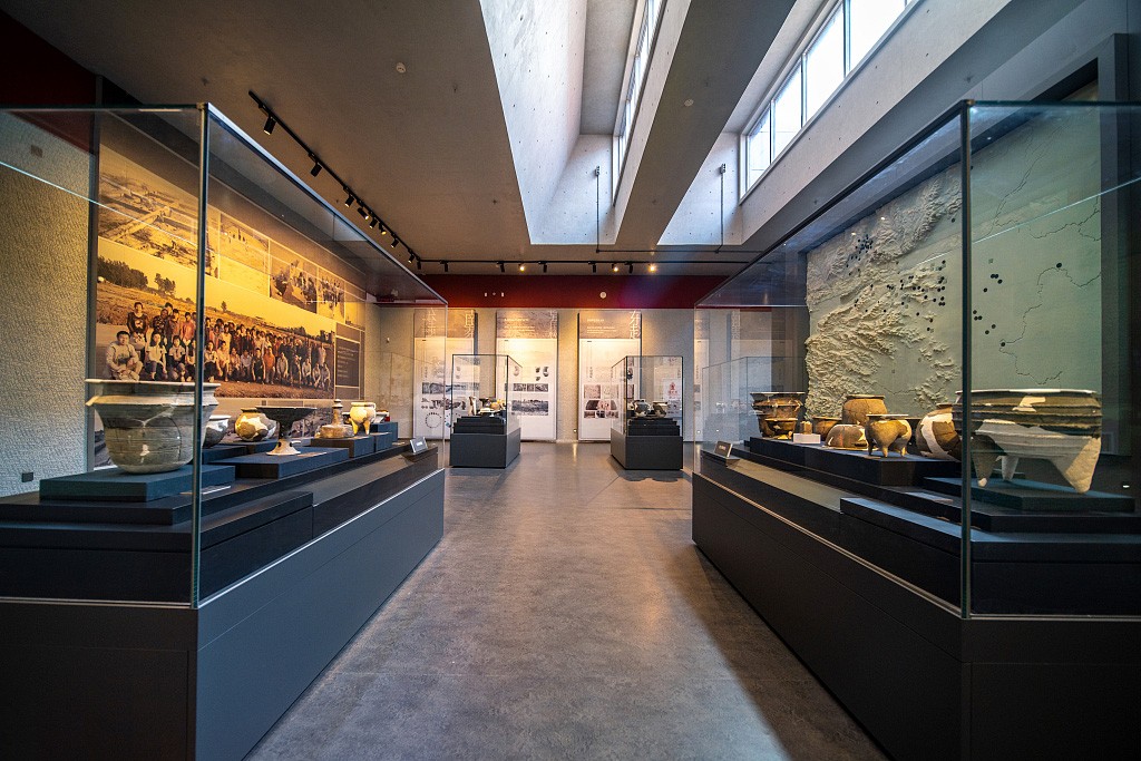 museum track light museum track light